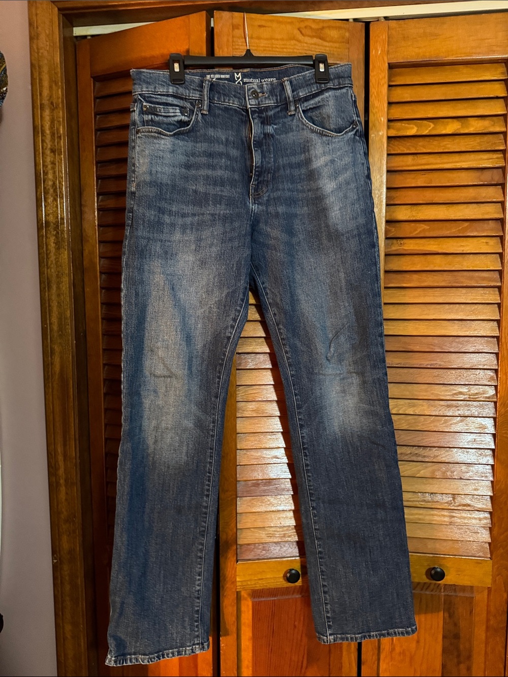 Men's Straight Jeans in Medium Blue Wash